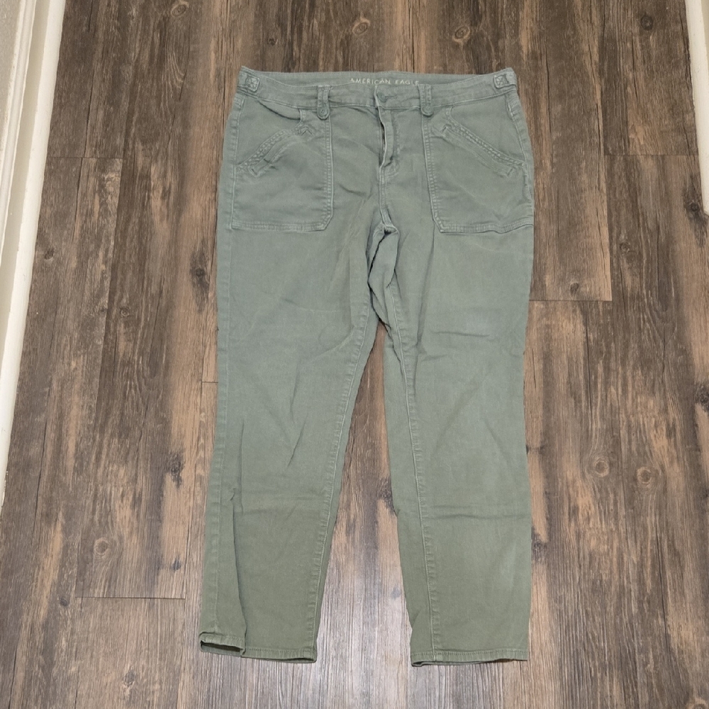American Eagle Outfitters Sage Straight Leg Pants 14 Short